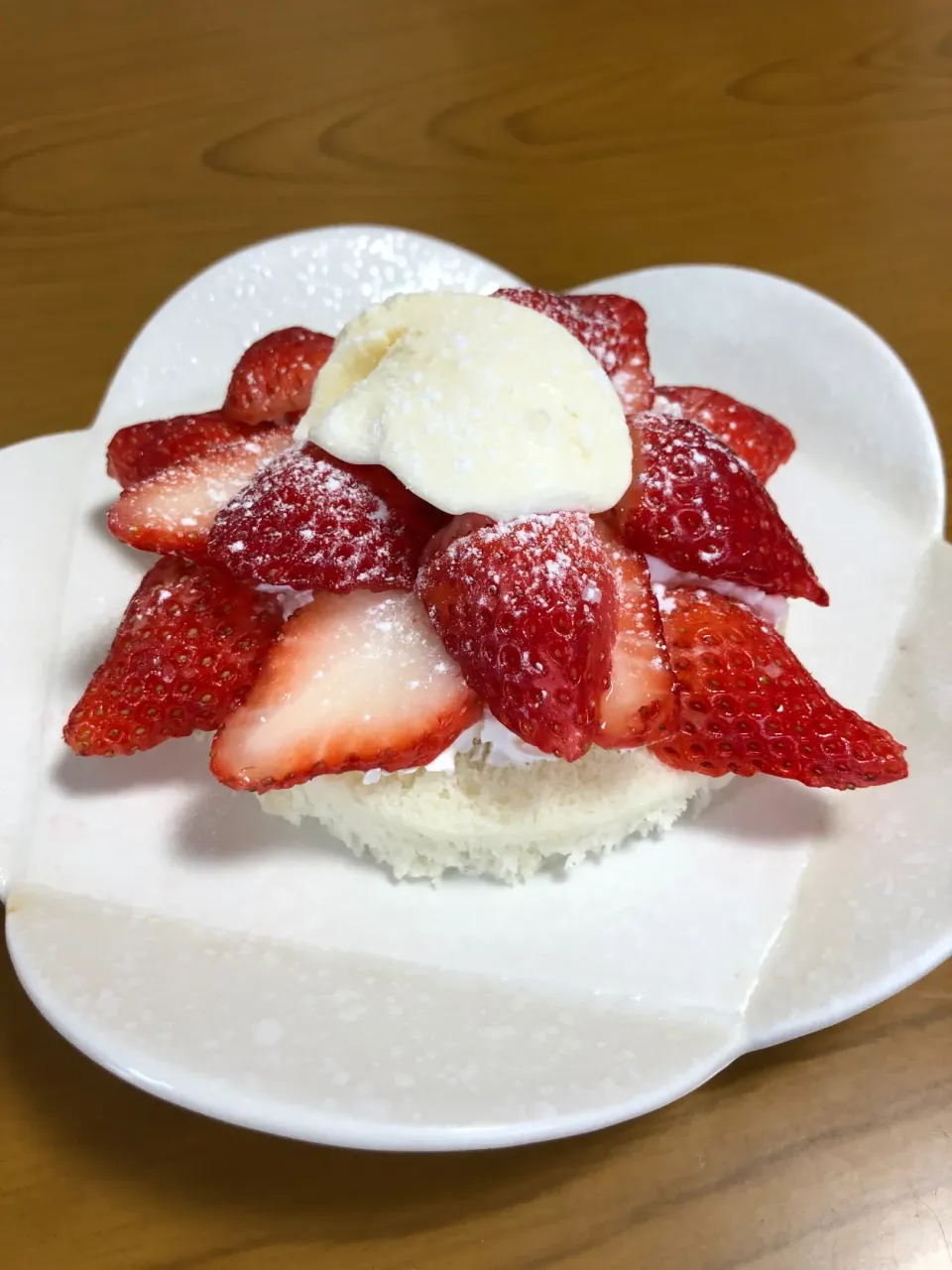 アイス食パンの🍓＆アイス|Kaoruさん