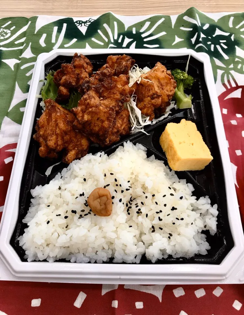 お買い得 唐揚げ弁当 税込¥321！！|morimi32さん