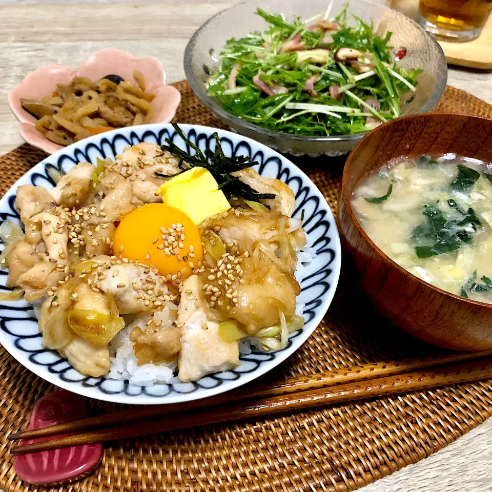 とろ〜り卵のだしバタ親子丼の夜ごはん|ゆかｕさん