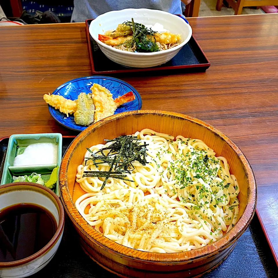 Snapdishの料理写真:たらいうどんと天ぷら|yakinasuさん