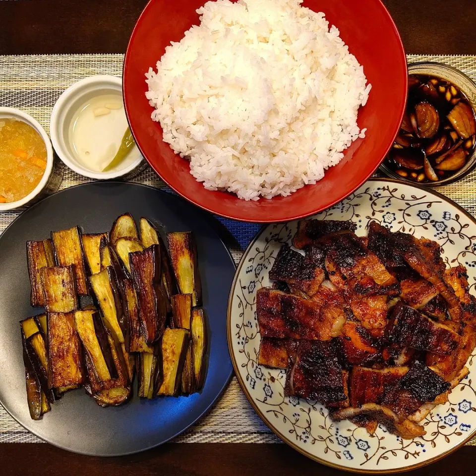 Snapdishの料理写真:grilled pork liempo & fried eggplant|shehphさん