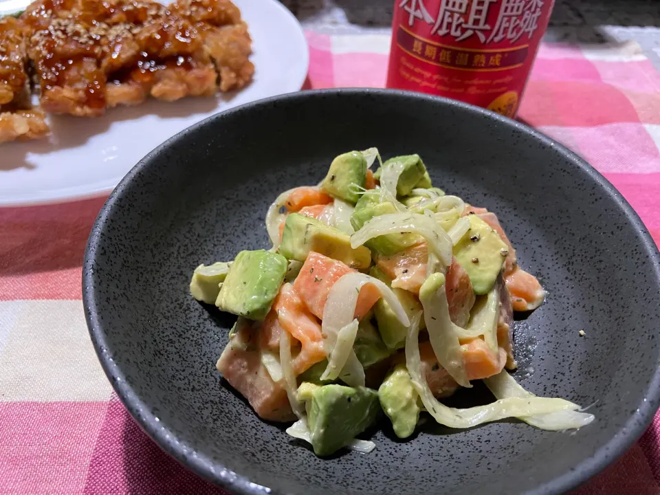 サーモンとアボカドのロミロミサラダ|ハルのただ飯さん