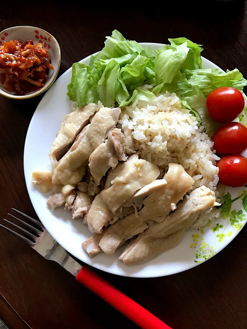 今日は、シンガポールチキンライス作ってみました🙋‍♀️炊飯器で楽々です😅|ワイントンさん