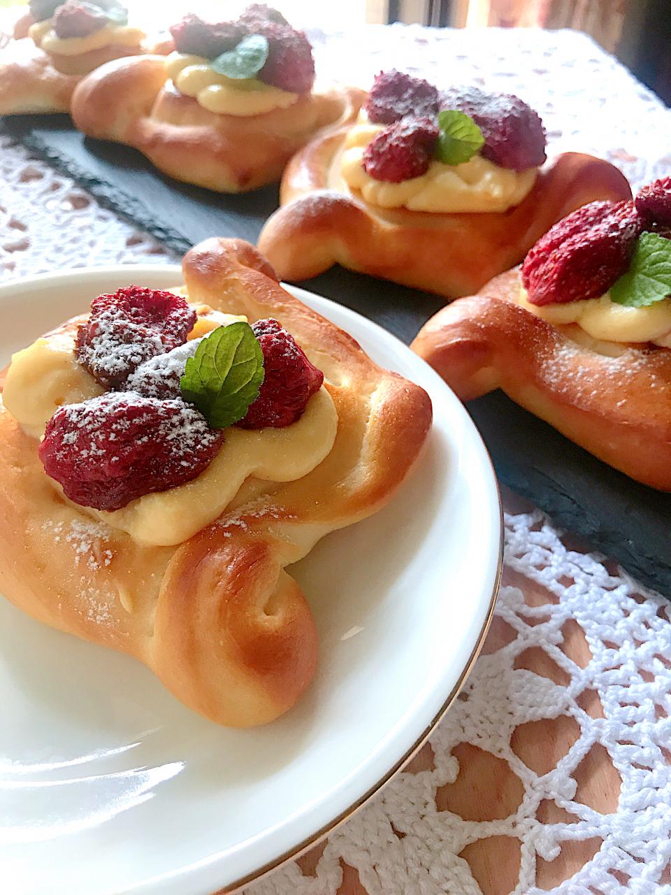 富士子🍒🐰🍓さんの料理 セミドライ苺パン🍓
    【セミドライ苺のレシピ付き🍓】