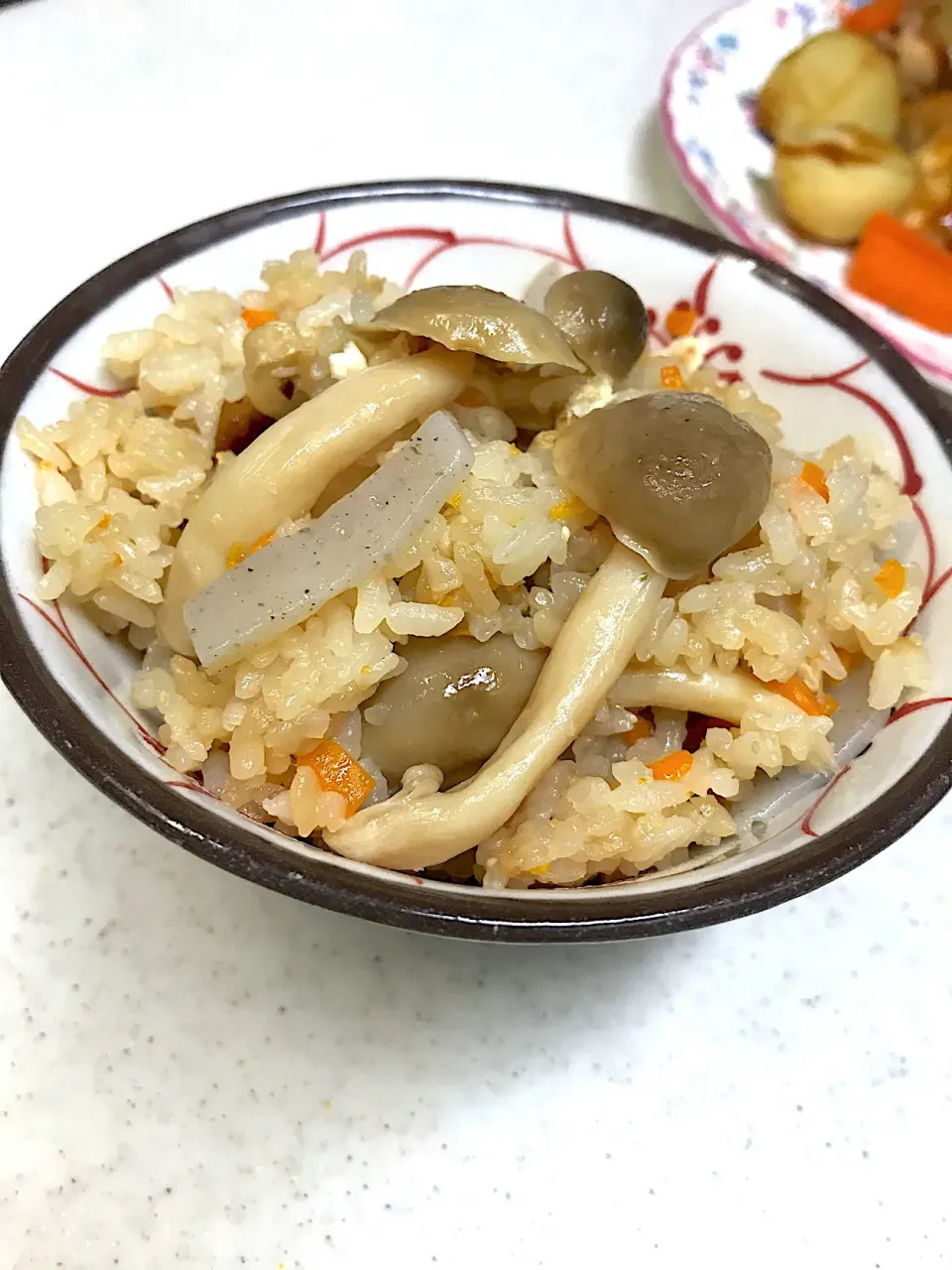 きのこご飯🍄|akkoron🍀さん