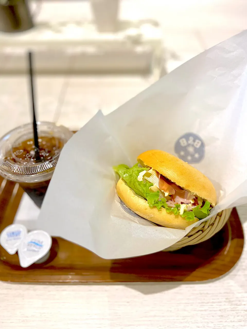 スモークチキン　チーズ　生ハムのベーグル🥯|ナナさん