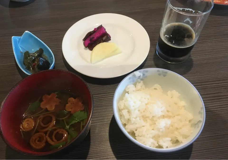 ご飯がモチモチで赤だし、漬物でご飯が進みました😋|フージさん