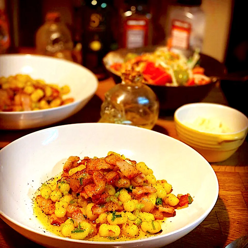 Gnocchi Cooked in Cherrywood Flavoured Bacon with Fresh Garlic,Onions, Chives, Topped with Virgin Olive oil  #gnocchi #italian #homecooking #ilovecooking #chefe|Emanuel Hayashiさん