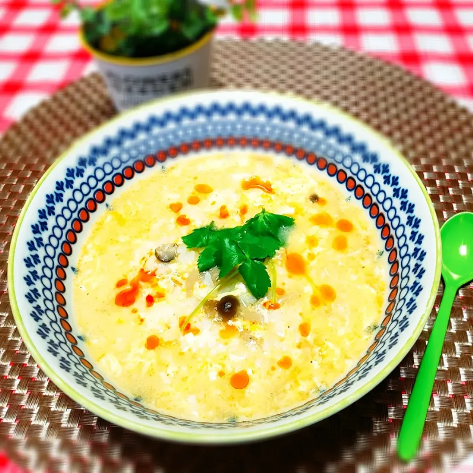 昨夜の水餃子の残りをリメイク👍
中華粥風|yukaringoさん