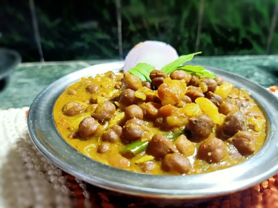 Gram Curry
Aloo Chane ki Sabji|Usha Mishraさん