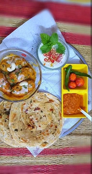 laccha prantha..malai kofta..sweet yogurt..vinegar onions..thikhi chutny|minaxiさん