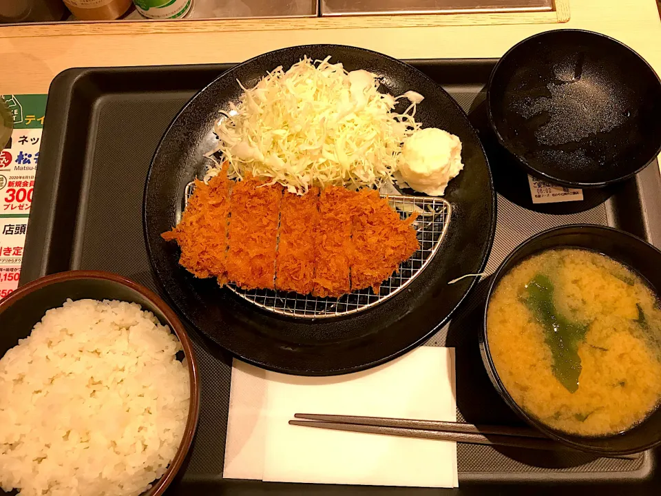 得朝ロースかつ定食|マハロ菊池さん