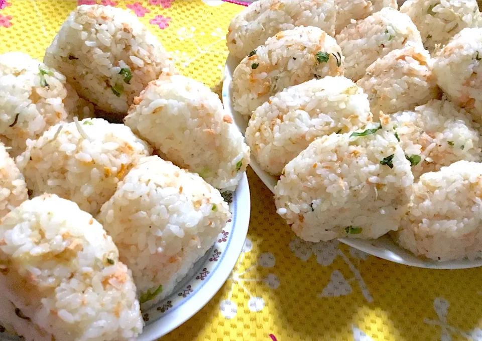 ご飯🍚からのおにぎり　究極のリメイクだと思う。|掛谷節子さん