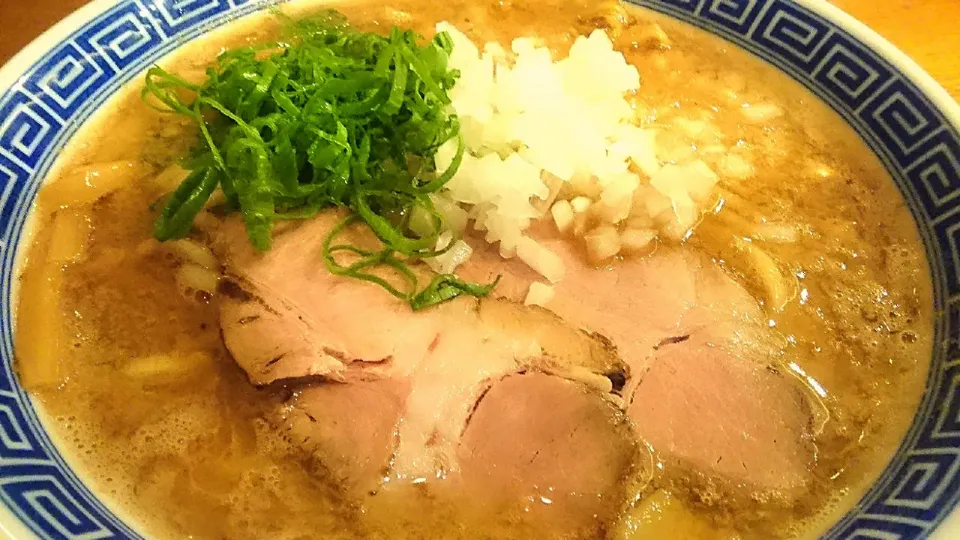 Snapdishの料理写真:【6/5頃までの限定】
渡なべ
後期型六坊豚骨魚介ラーメン
（ニンニク入り）
@高田馬場、西早稲田
（池袋：徒歩26分）
20112 #食べて応援|大脇さん