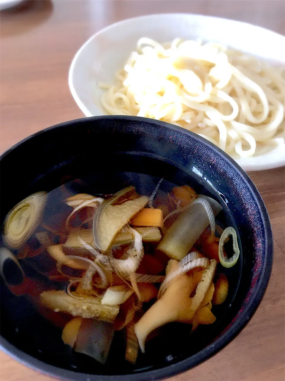 武蔵野うどん風  ナスきのこ汁うどん|リフルシャッフルさん