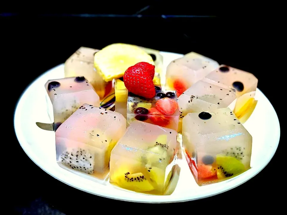 Coconut water jelly fruit cubes|Rajashri Thakare Sanerさん