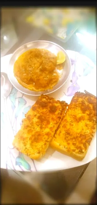 Soya chaap with garlic bread 🍲|Ria Chopraさん