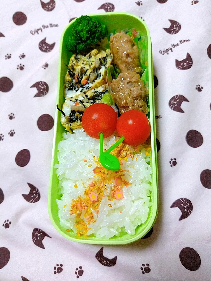 Snapdishの料理写真:テリヤキハンバーグとひじき入り卵焼き弁当|ゆっきーさん