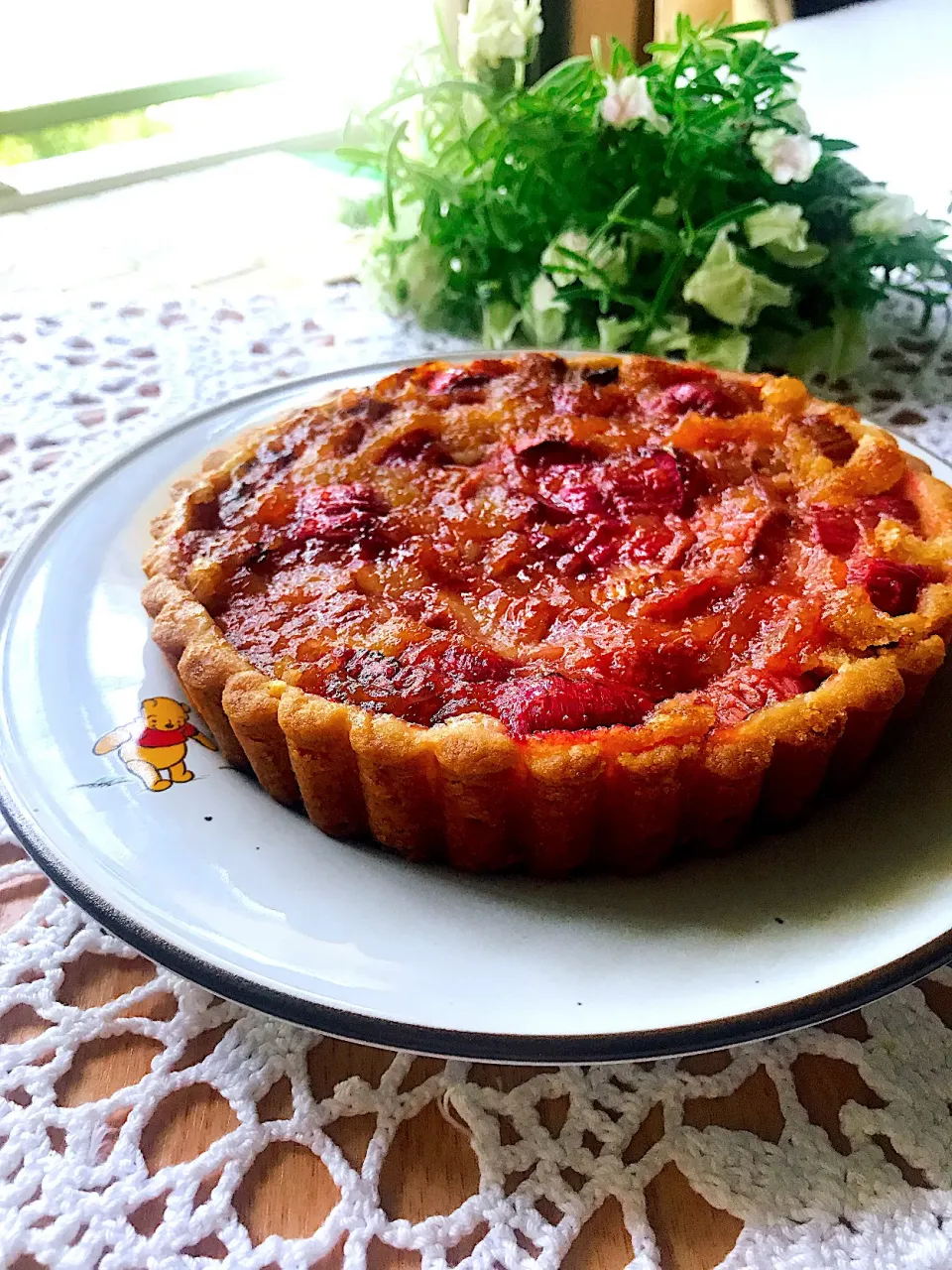 Snapdishの料理写真:桜央里さんの料理 ♥️赤いルバーブのタルト♥️|とんちんさん