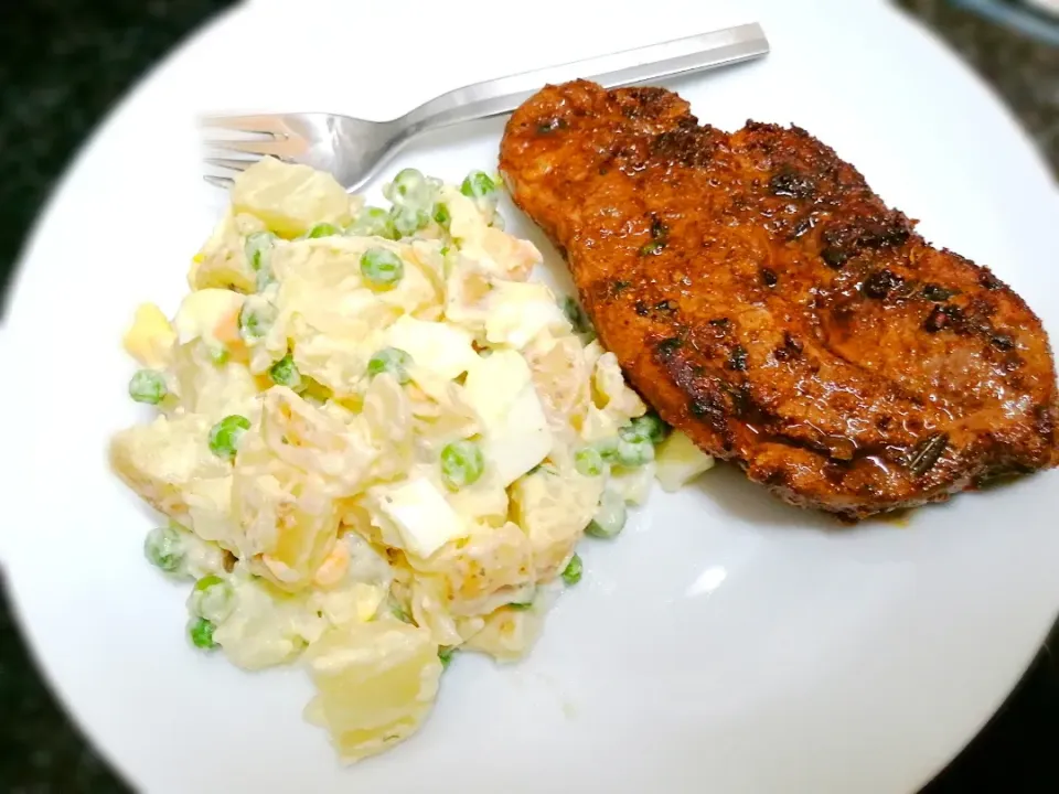 Pork lion n potatoe salad|Nokuthula Nonkululeko Ngwenyaさん