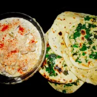 white creamy chicken with garlic and coriander flat bread|Liza Bailungさん