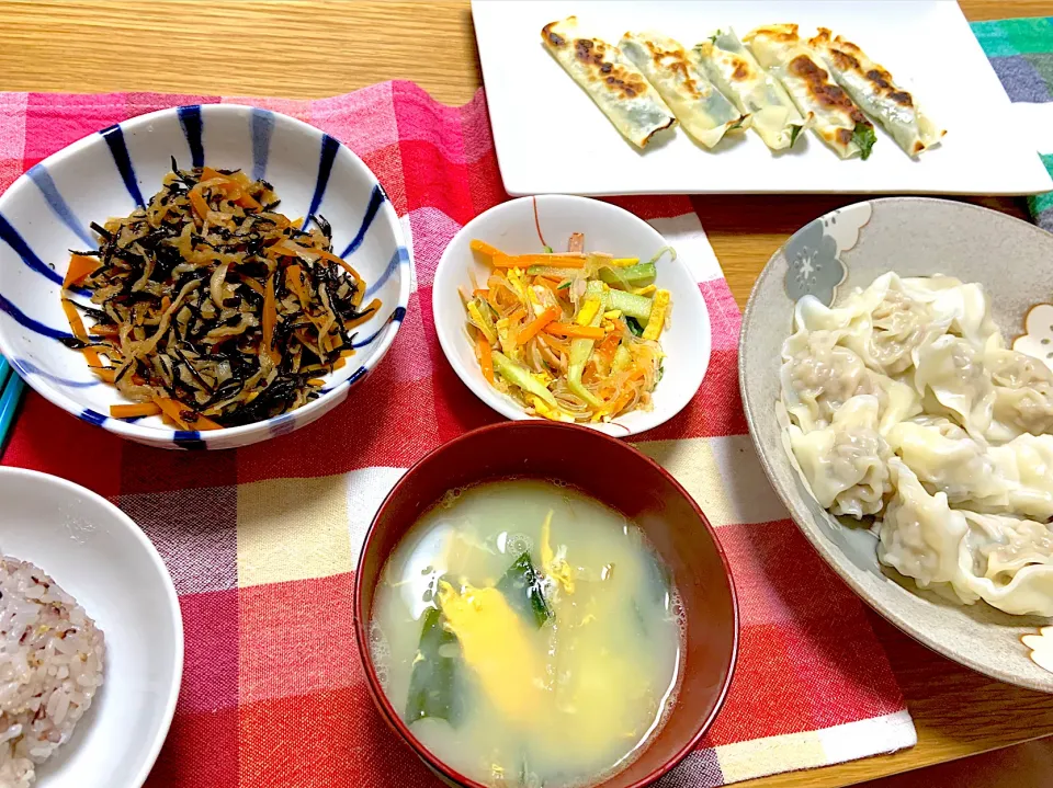 ご飯＊中華スープ＊春雨サラダ＊水餃子＊チーズ餃子＊切干しとひじきの煮物|maiさん