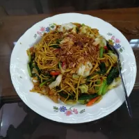 Stir fry noodle with prawn, cabbage, and chilli|Bastianznさん