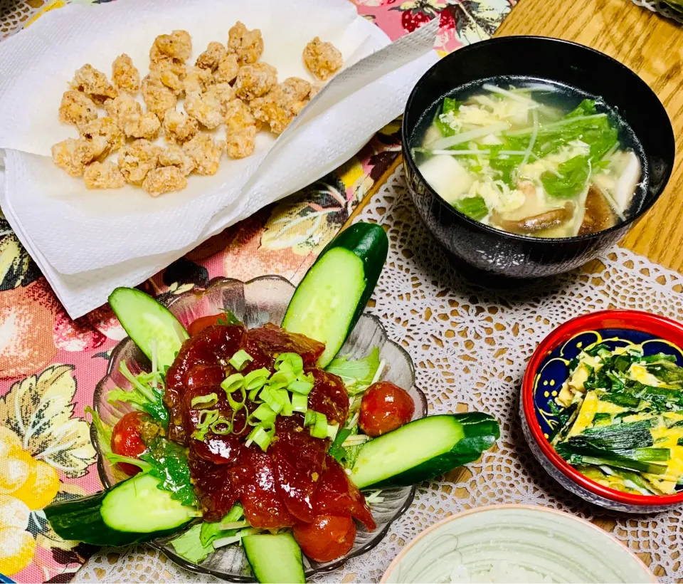 マグロのカルパッチョ　軟骨の唐揚げ　きのこと野菜のスープ　ニラ卵|あつこさん