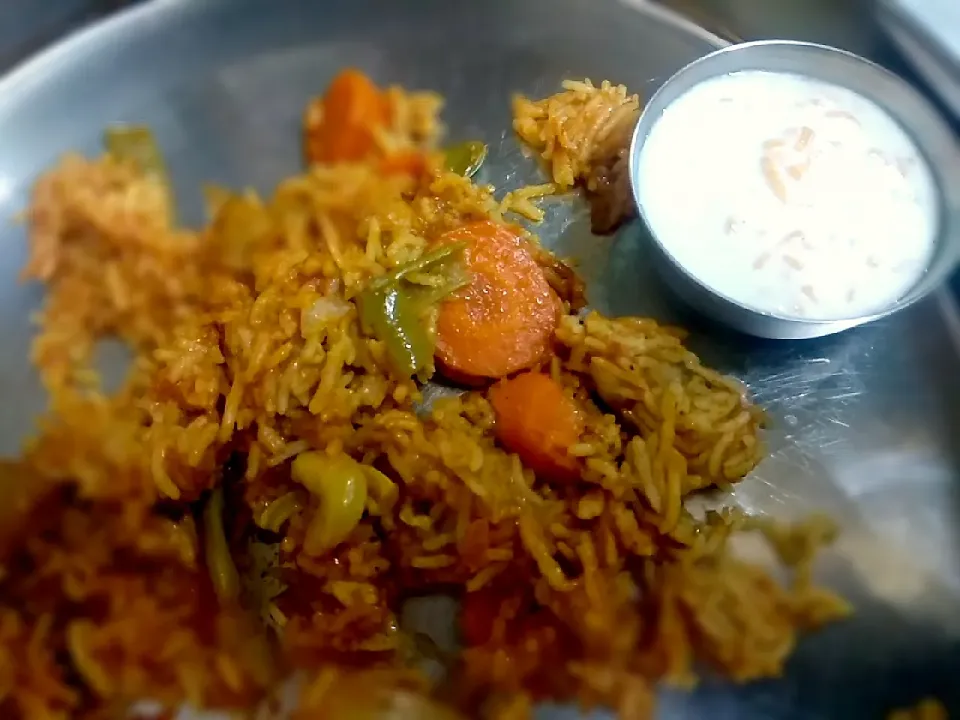 Tomato biriyani with alu bhujia raitha|venkatさん