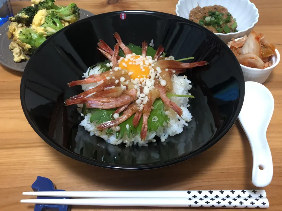 Snapdishの料理写真:甘エビの沖漬けどんぶり|saknさん