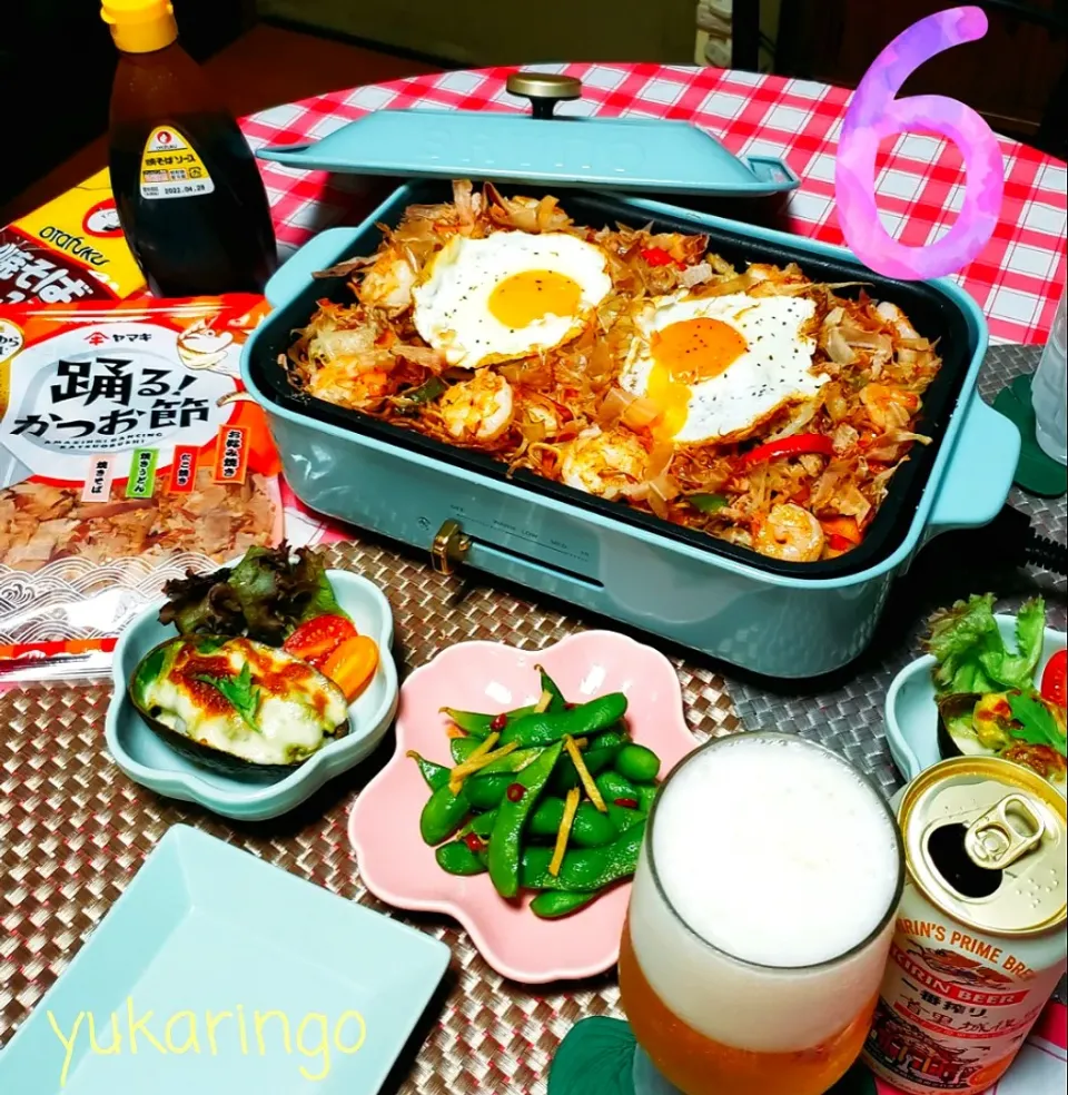 Snapdishの料理写真:🍀屋台風焼きそば
🍀アボカドの明太マヨチーズ焼き
🍀枝豆のねこぶだし漬け|yukaringoさん