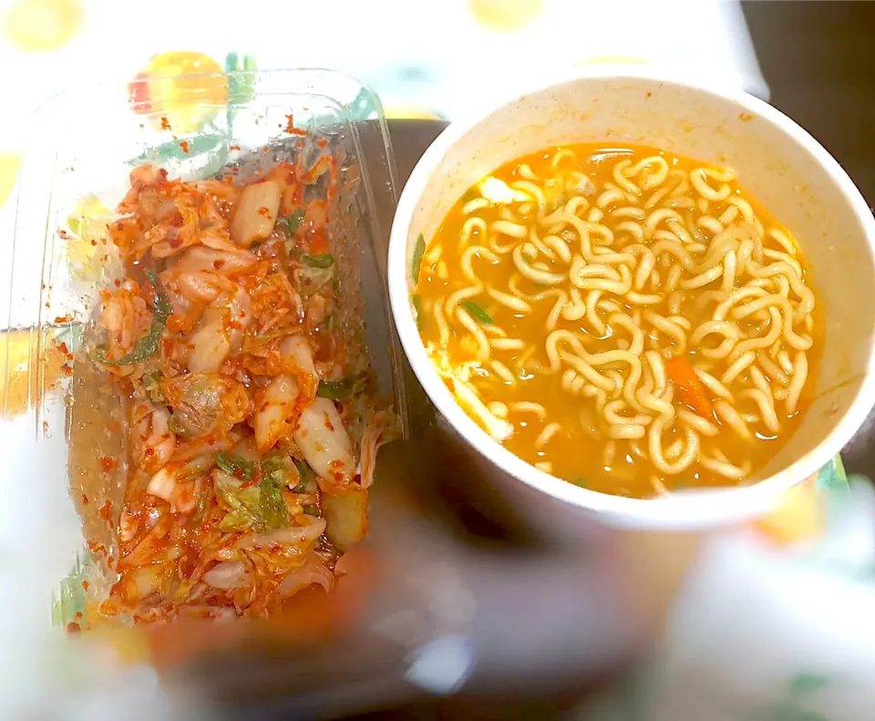 Snapdishの料理写真:Shin Ramyun & Kimchi for busy people|Kianaさん