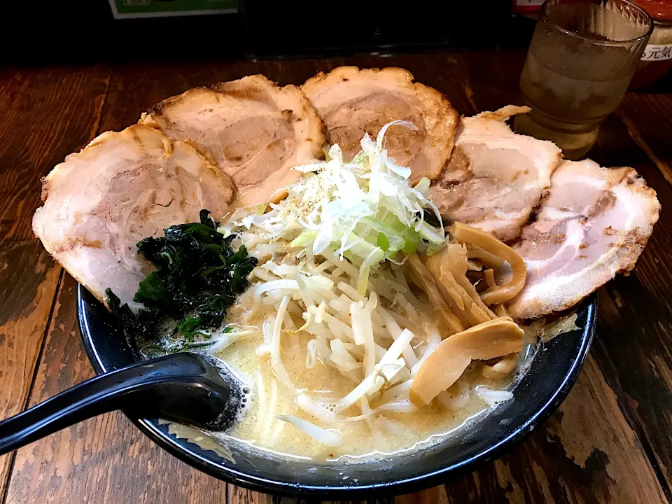 チャーシュー味噌ラーメン|マハロ菊池さん