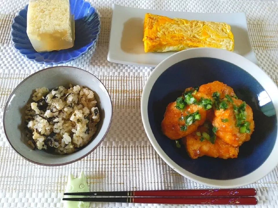 白だし入り卵焼き
寒天豆腐
甘辛ささみ
ひじきの炊き込みご飯|マッキーさん