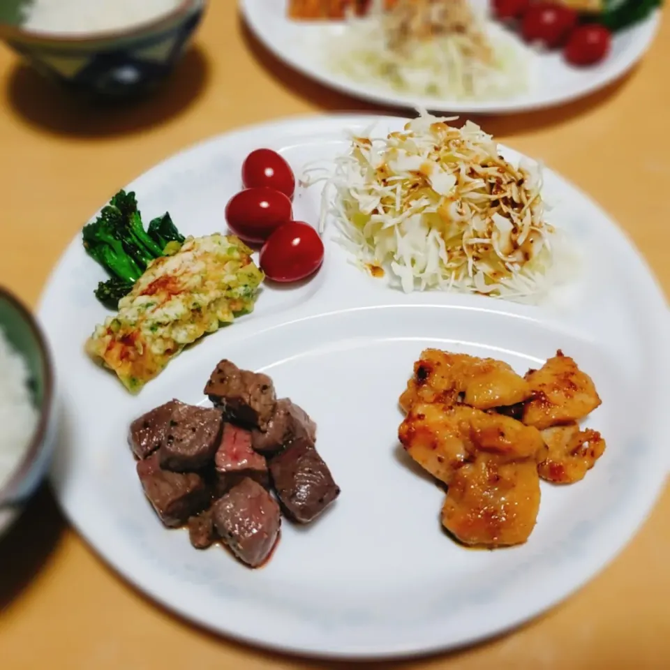 Snapdishの料理写真:鶏と牛の焼肉定食|early tasteさん