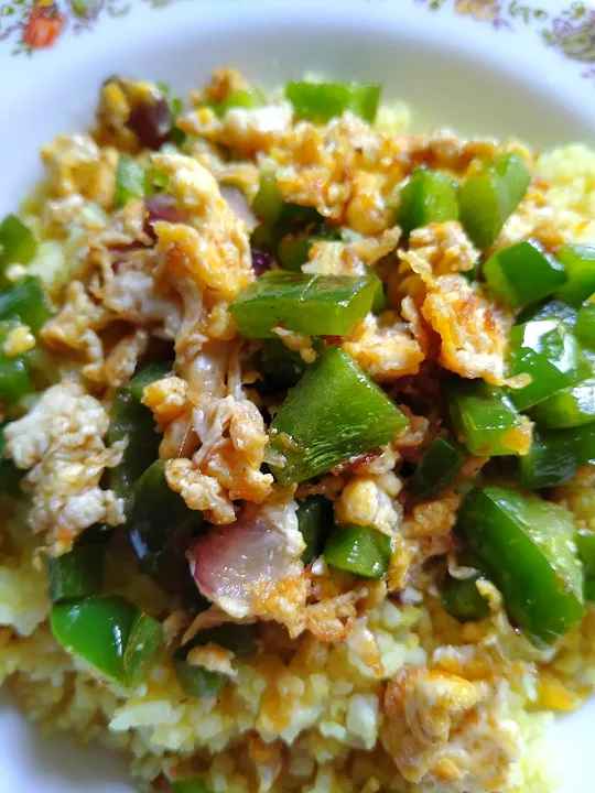 Fried Rice with Egg & Capsicum|Harlina  (Malaysia)さん