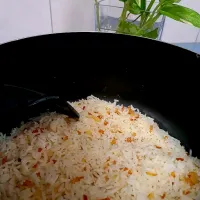 Snapdishの料理写真:simple garlic rice|Nirosha Thanapathyさん