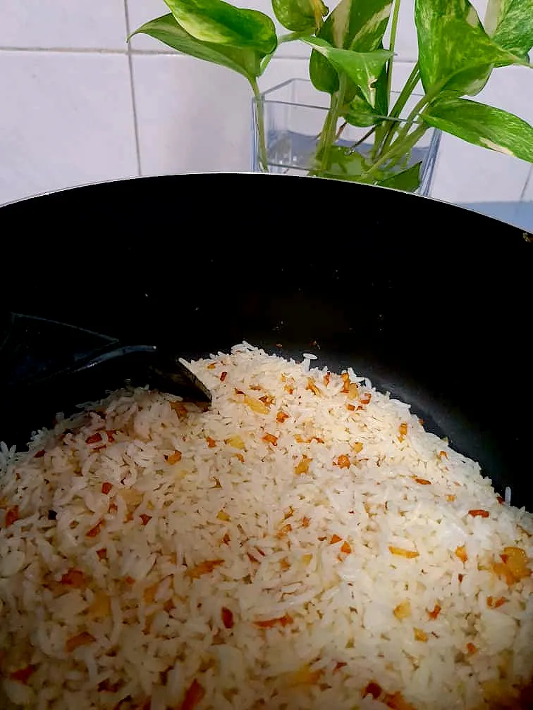 simple garlic rice|Nirosha Thanapathyさん