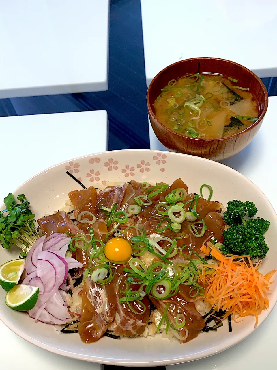 Snapdishの料理写真:在宅ランチ　鯛めし漬け丼|心に七つの傷の男さん