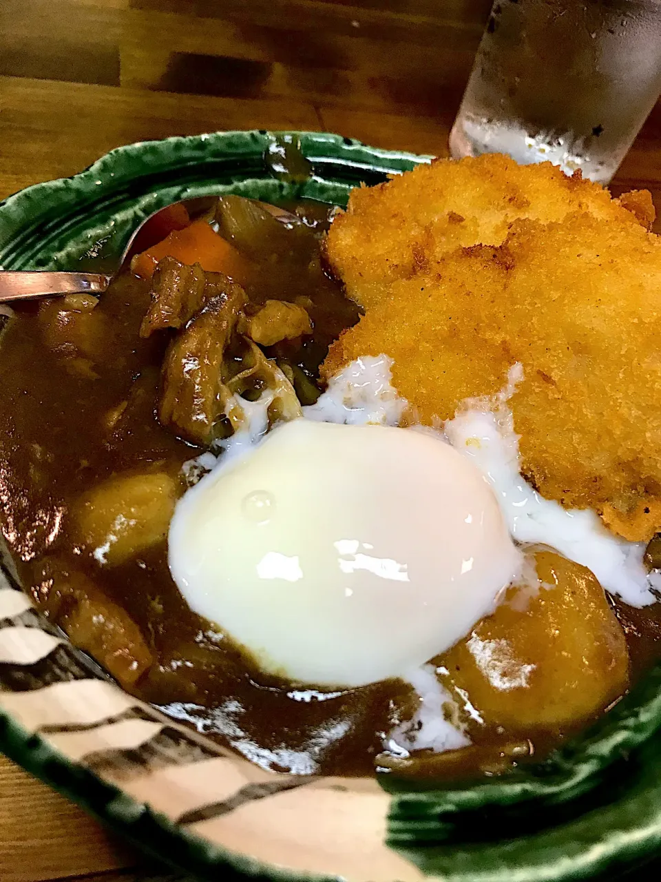 気ままの牛すじカレー　温玉チキンカツニカケ|saturnさん