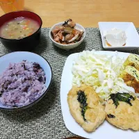 Snapdishの料理写真:鶏むね肉と豆腐のハンバーグ、きのこのキムチあえ、青のりの卵焼きなど|こっちゃんさん