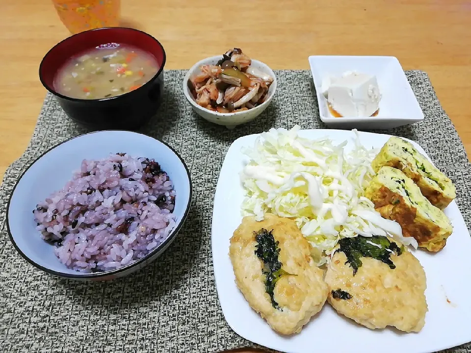 鶏むね肉と豆腐のハンバーグ、きのこのキムチあえ、青のりの卵焼きなど|こっちゃんさん