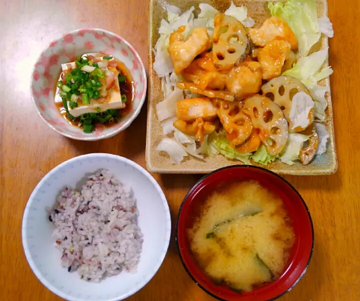 ６月３日　鶏肉とれんこんの甘酢照り焼き　薬味冷奴　お味噌汁|いもこ。さん