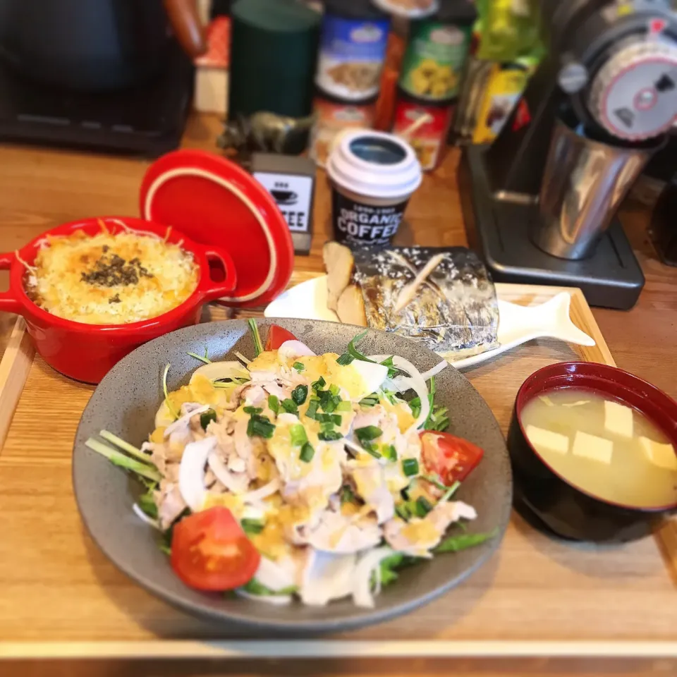 ＊豚しゃぶサラダ＊サワラの塩焼き＊高野豆腐の味噌汁＊激辛キーマカレー入り揚げないコロッケ|まぁちゃんさん