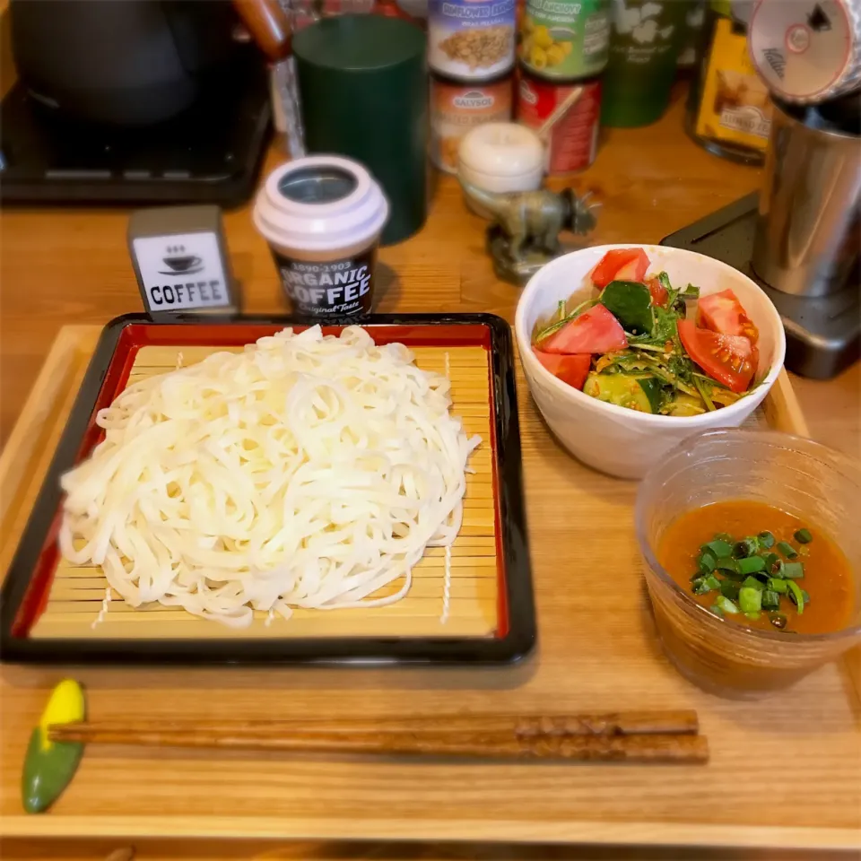 ＊激辛キーマカレーのつけだれうどん＊ピリ辛サラダだ|まぁちゃんさん