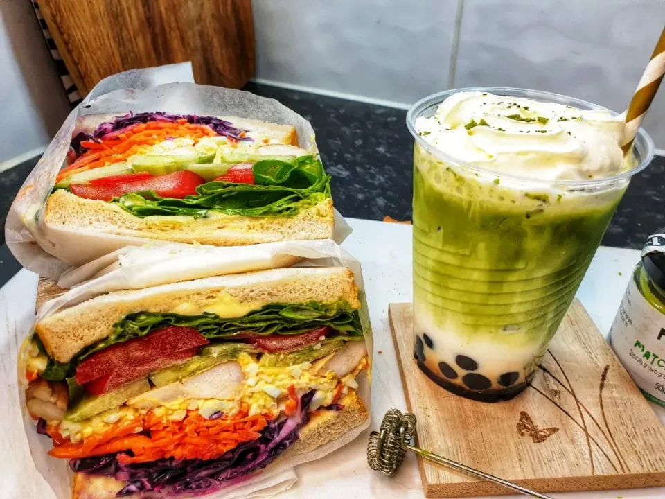 my own sando and matcha latte with bubble pearl|aubzさん