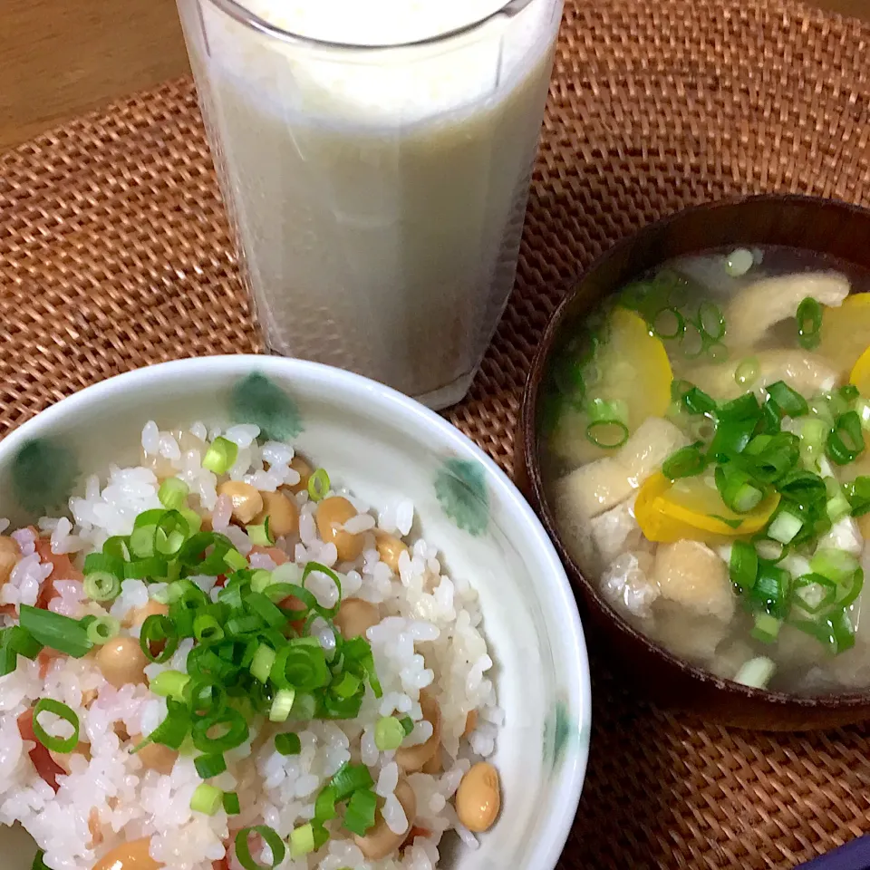 大豆と梅の炊き込みご飯|トッチーさん