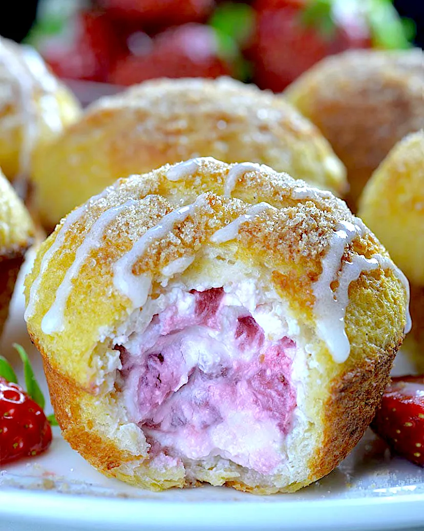 Cream cheese strawberry french toast muffins|Rowaidaさん