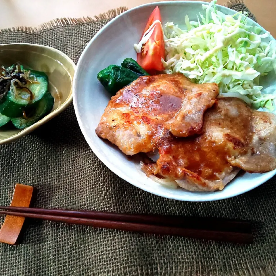 Snapdishの料理写真:山本さん家のレモン香るさっぱり生姜焼き🍋🐽|真希さん