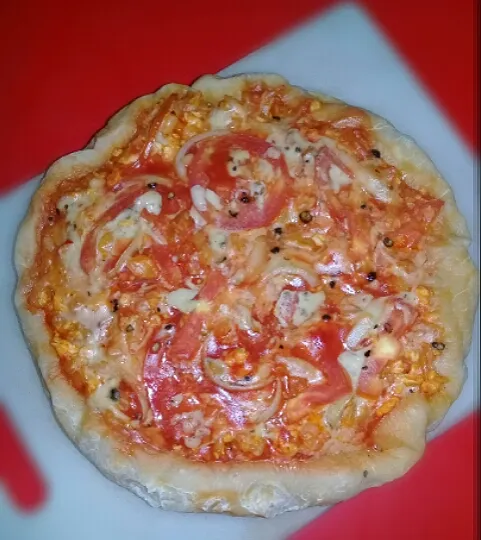 Snapdishの料理写真:home made pizza 
without cheese and mewnisw🍕🍕|Sumaiya Rahmanさん